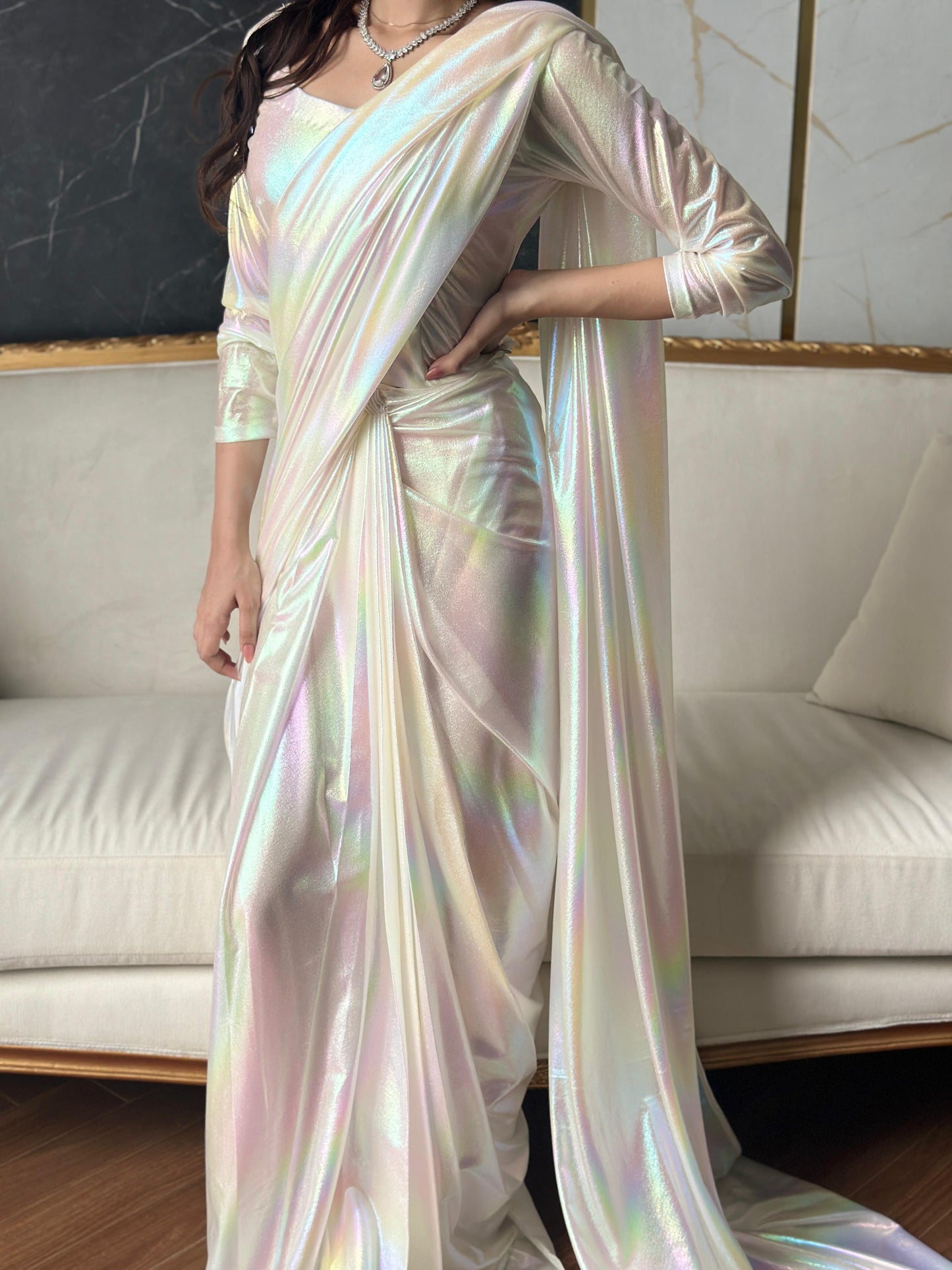 Nooré Iris – The Rainbow Moonlight Sare